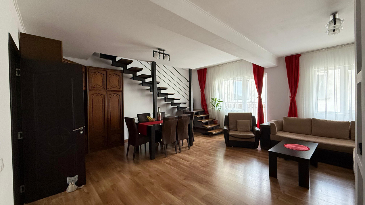 Apartament de vânzare 3 camere strada Rozelor