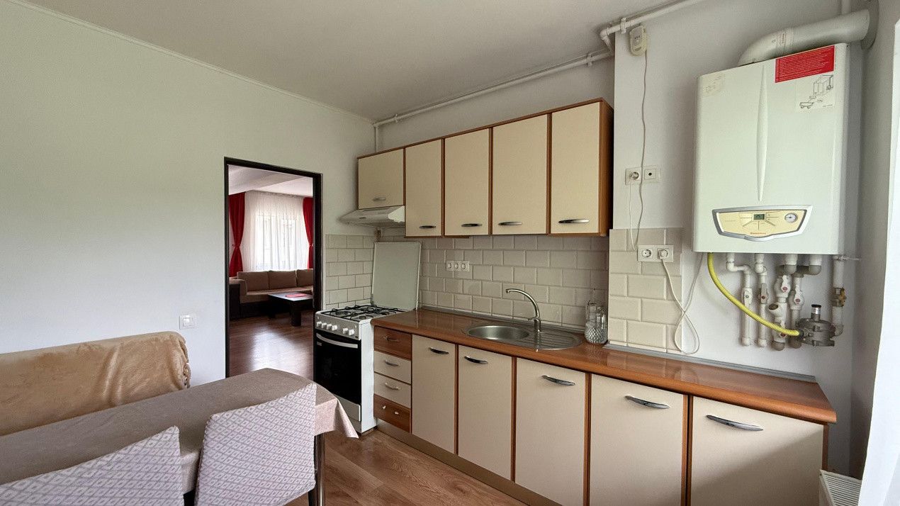 Apartament de vânzare 3 camere strada Rozelor