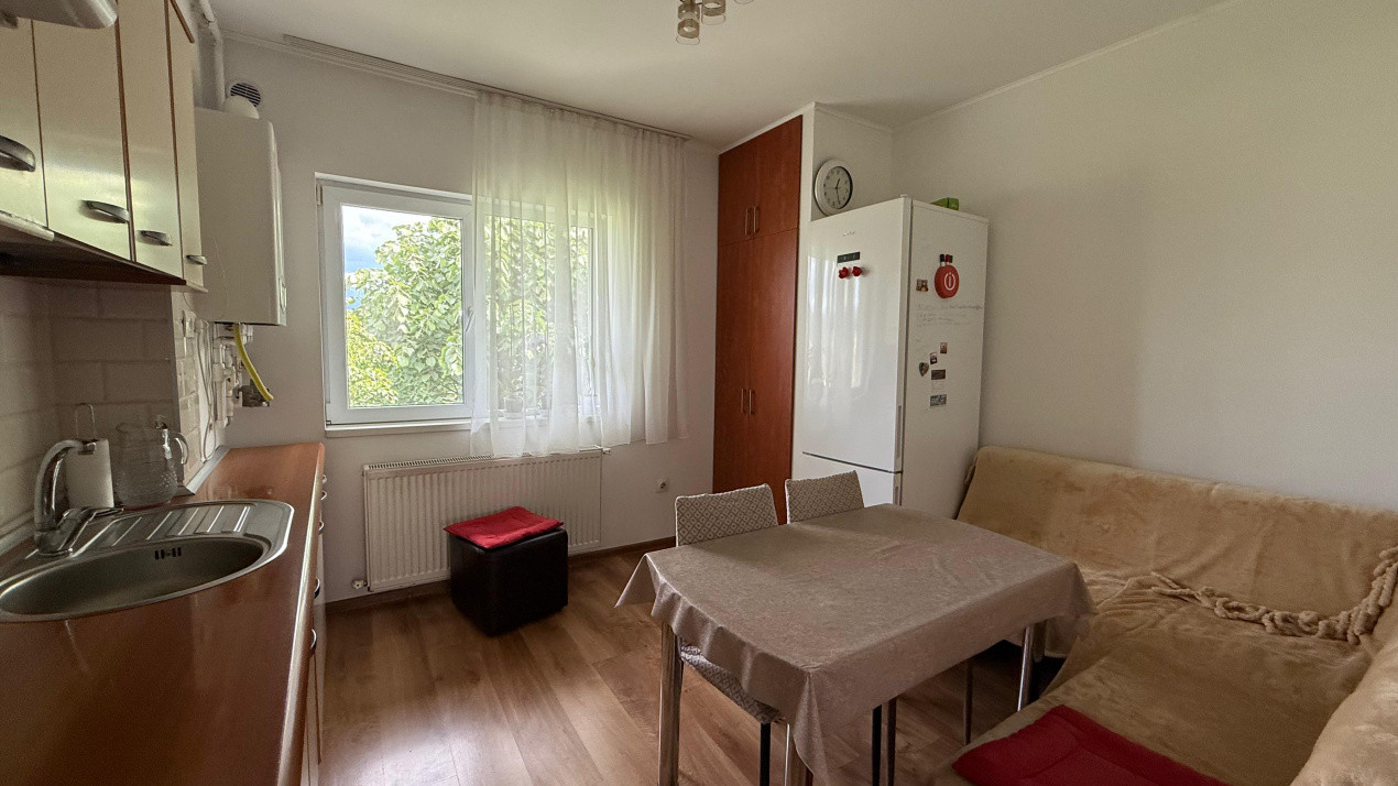 Apartament de vânzare 3 camere strada Rozelor