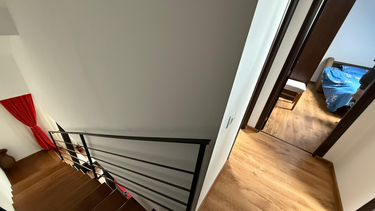 Apartament de vânzare 3 camere strada Rozelor