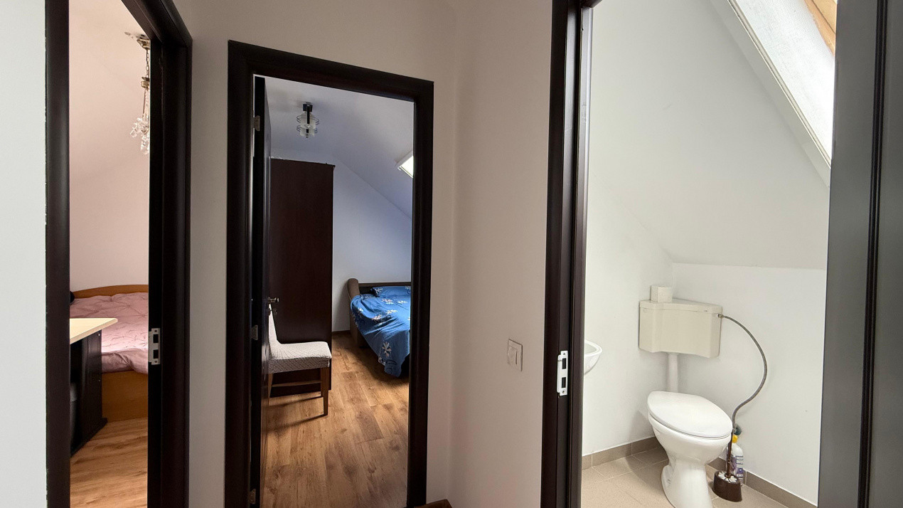 Apartament de vânzare 3 camere strada Rozelor