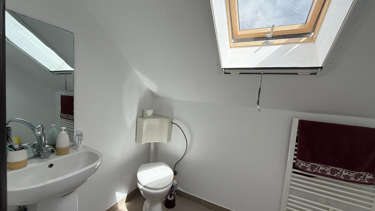 Apartament de vânzare 3 camere strada Rozelor