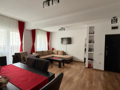 Apartament de vânzare 3 camere strada Rozelor