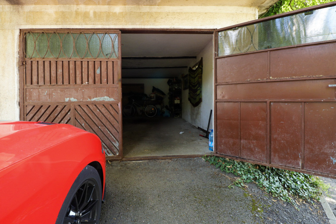 Apartament 3 camere decomandate si garaj zona Petre Dulfu