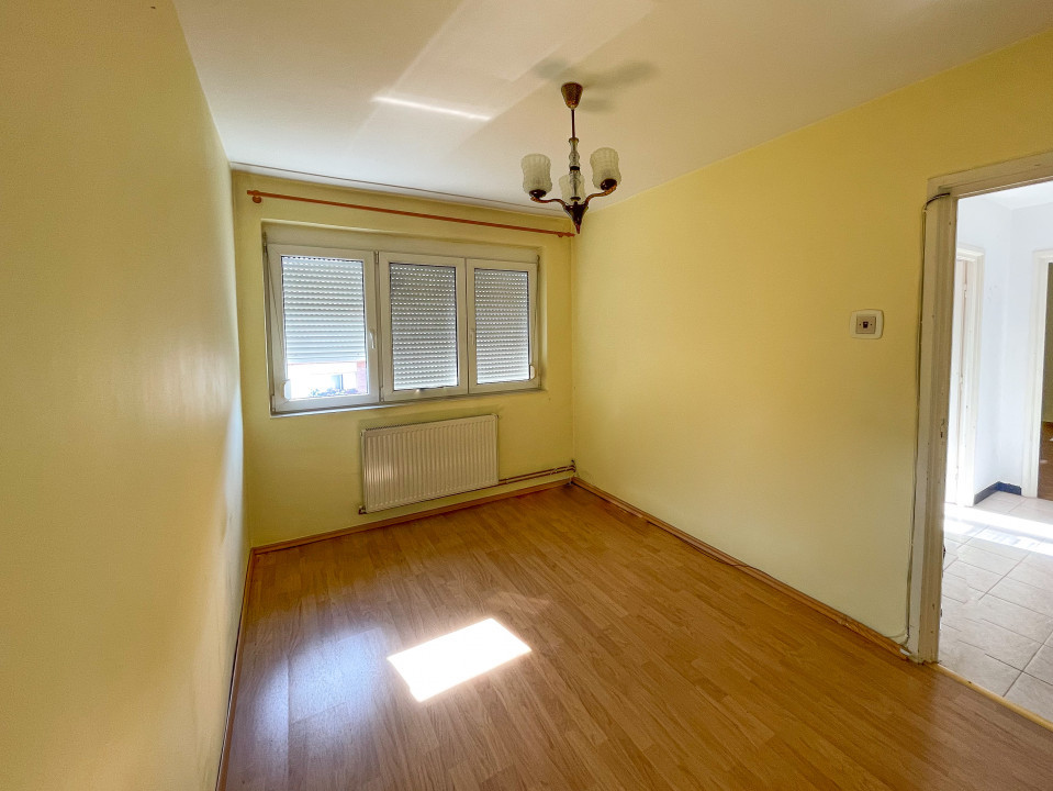 Apartamentu cu 3 camere in zona Casei de Cultura 