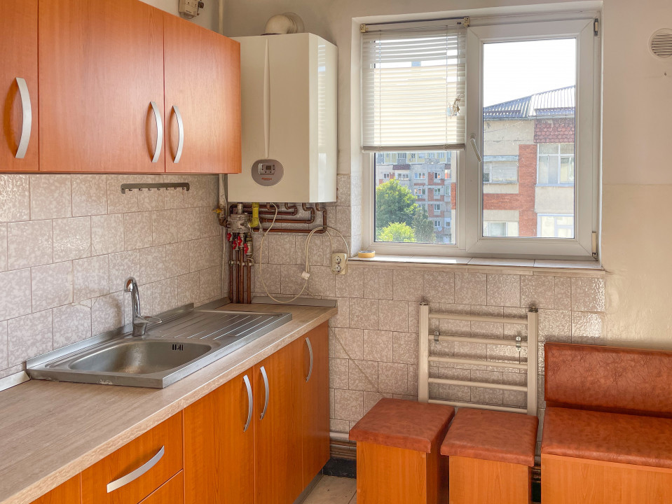Apartamentu cu 3 camere in zona Casei de Cultura 
