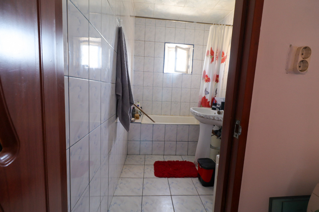 Apartament cu 3 camere in zona Vlad Tepes
